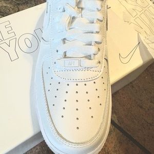 Nike White Air Force 1 Sneakers Iconic Design NWOT Box included